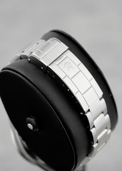 Rolex Submariner Date 40 Black 40mm 16610