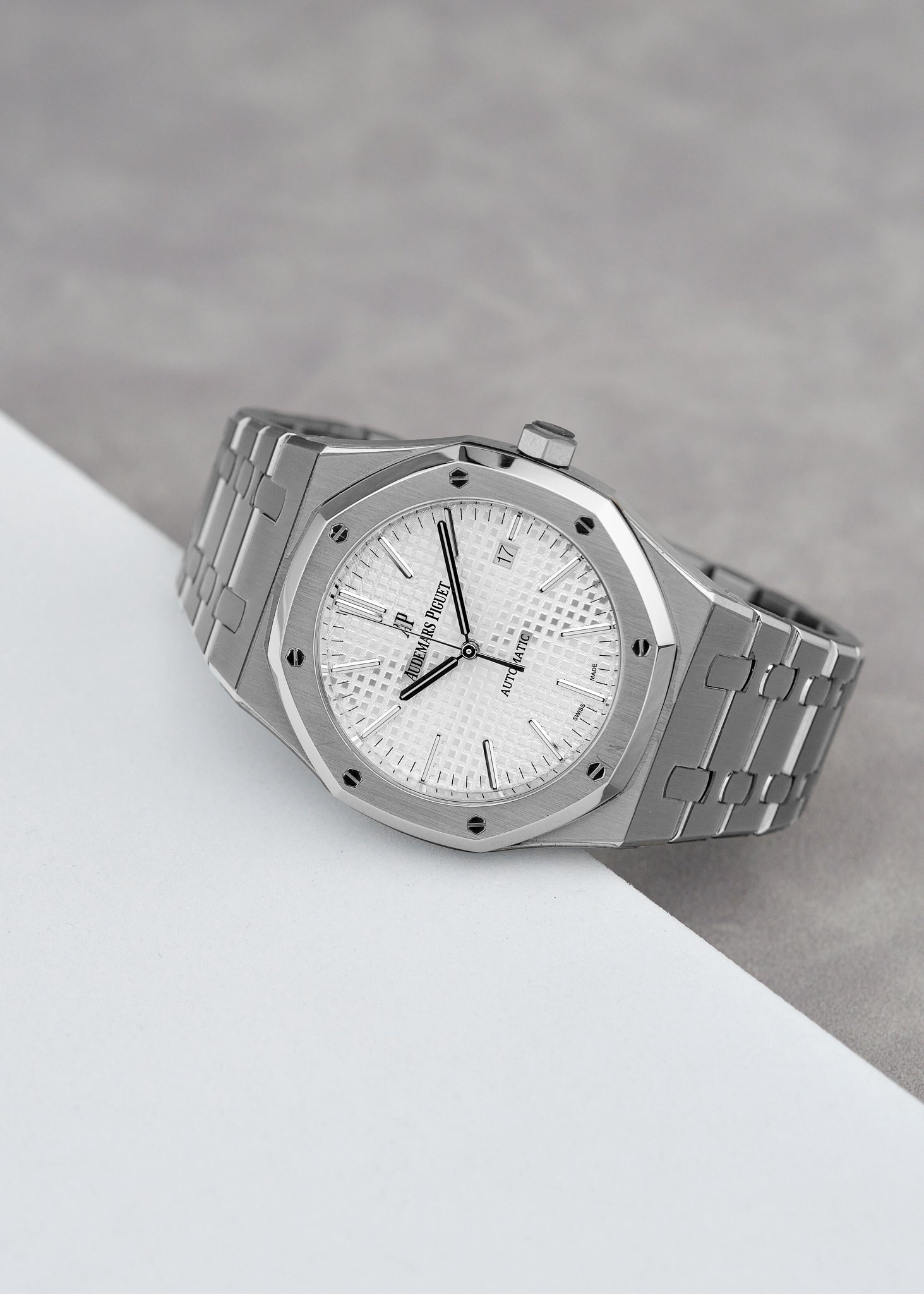 SOLD Audemar s Piguet Royal Oak White Face Steel Case 41mm 15400ST 2024