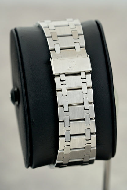 Audemars Piguet Royal Oak Jumbo Black Dial 5402